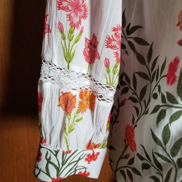 Soft Surroundings Floral Semi Sheer Long Sleeve Blouse Sz PM - Picture 3 of 8